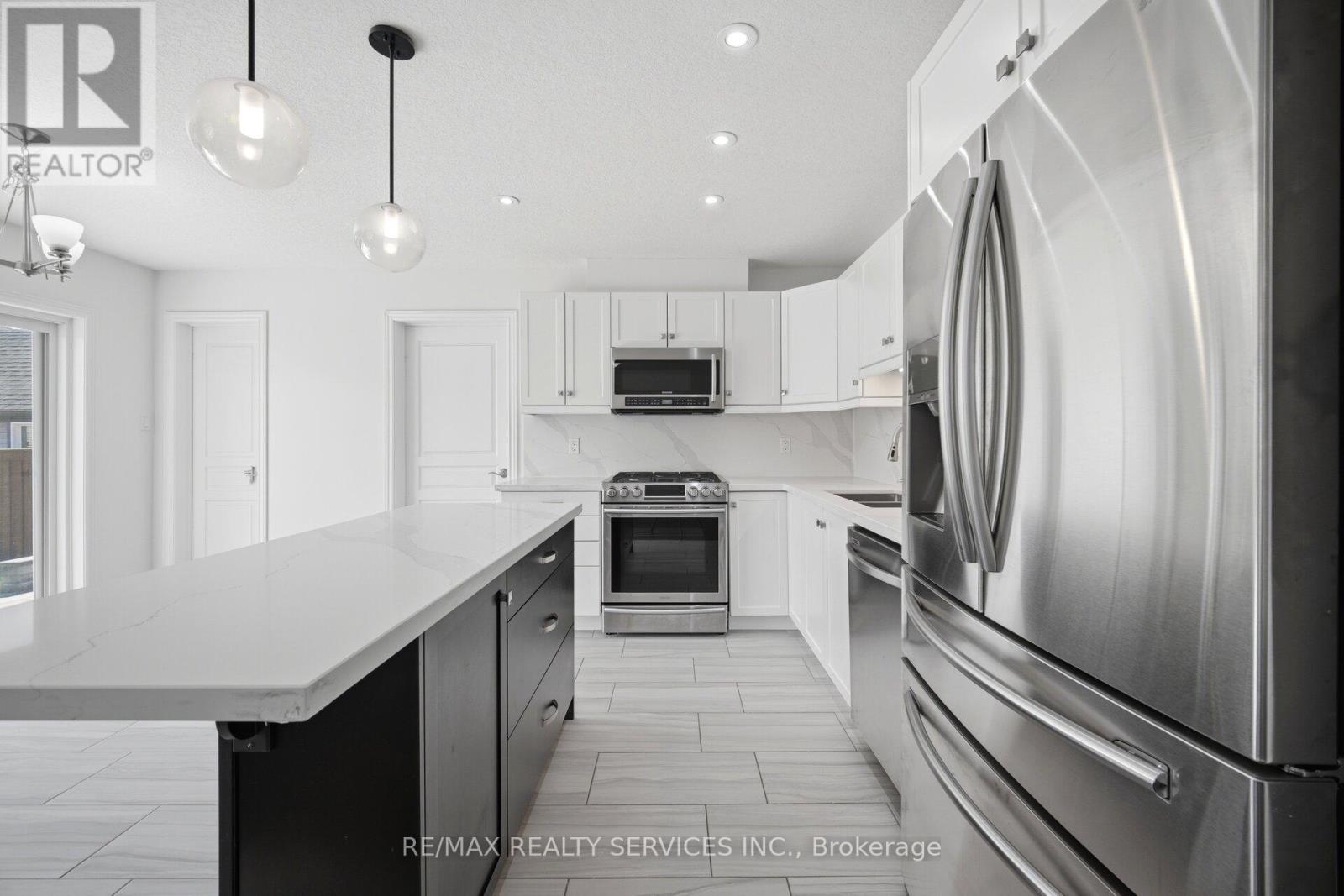 9 MONTY AVENUE - 18