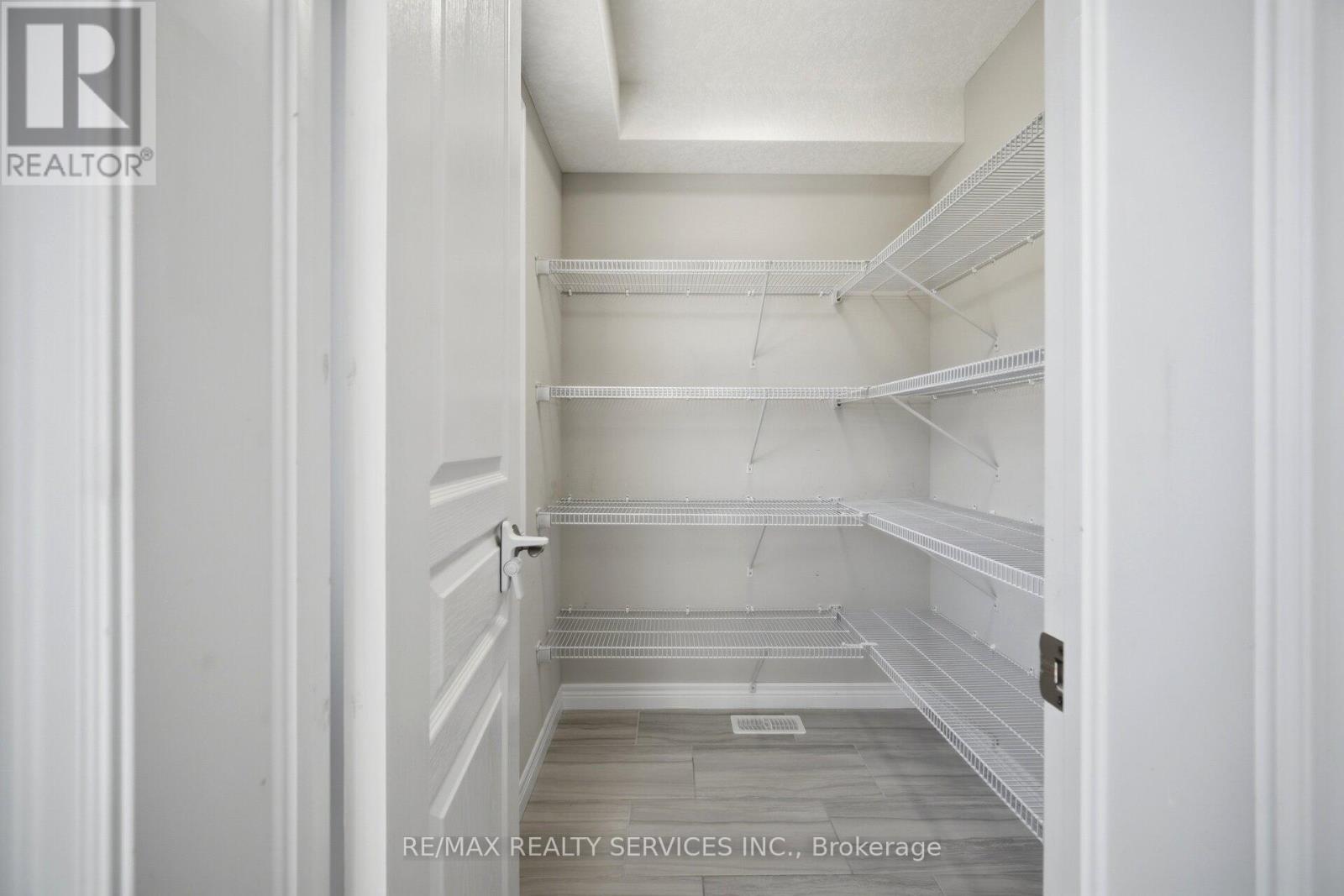 9 MONTY AVENUE - 24