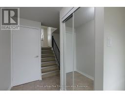 Primary Bedroom - 30 - 35 Breckenridge Drive, Kitchener, ON N2B3H5 Photo 6