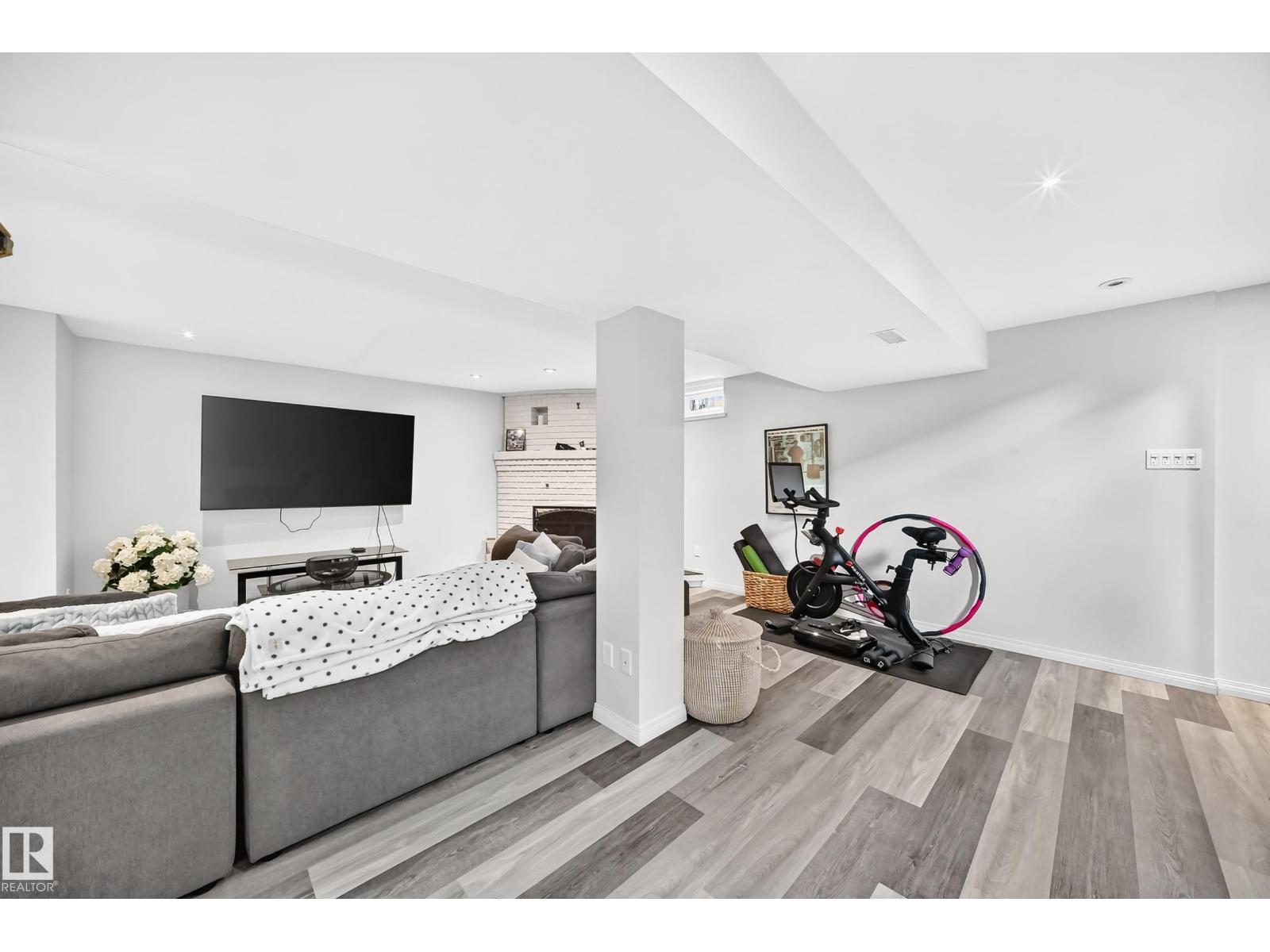 16406 87a AV NW - Image 36