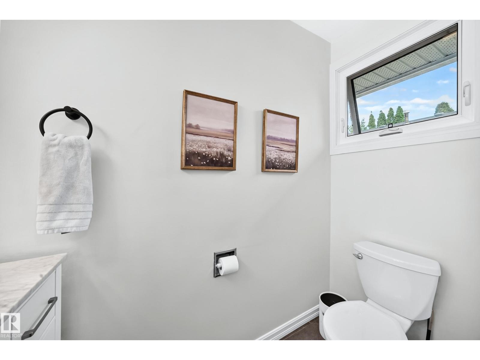 16406 87a AV NW - 23