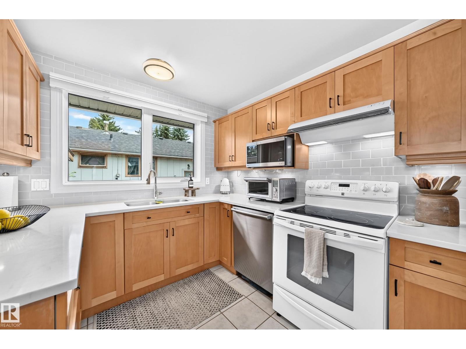 16406 87a AV NW - 7
