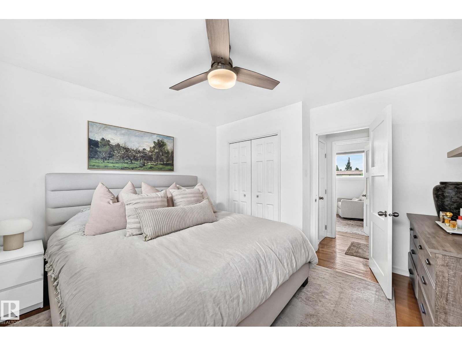 16406 87a AV NW - 22