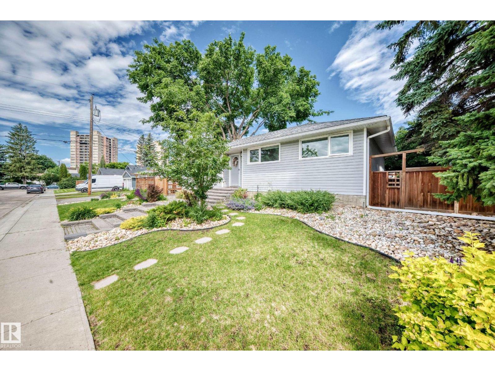 16406 87a AV NW - 64