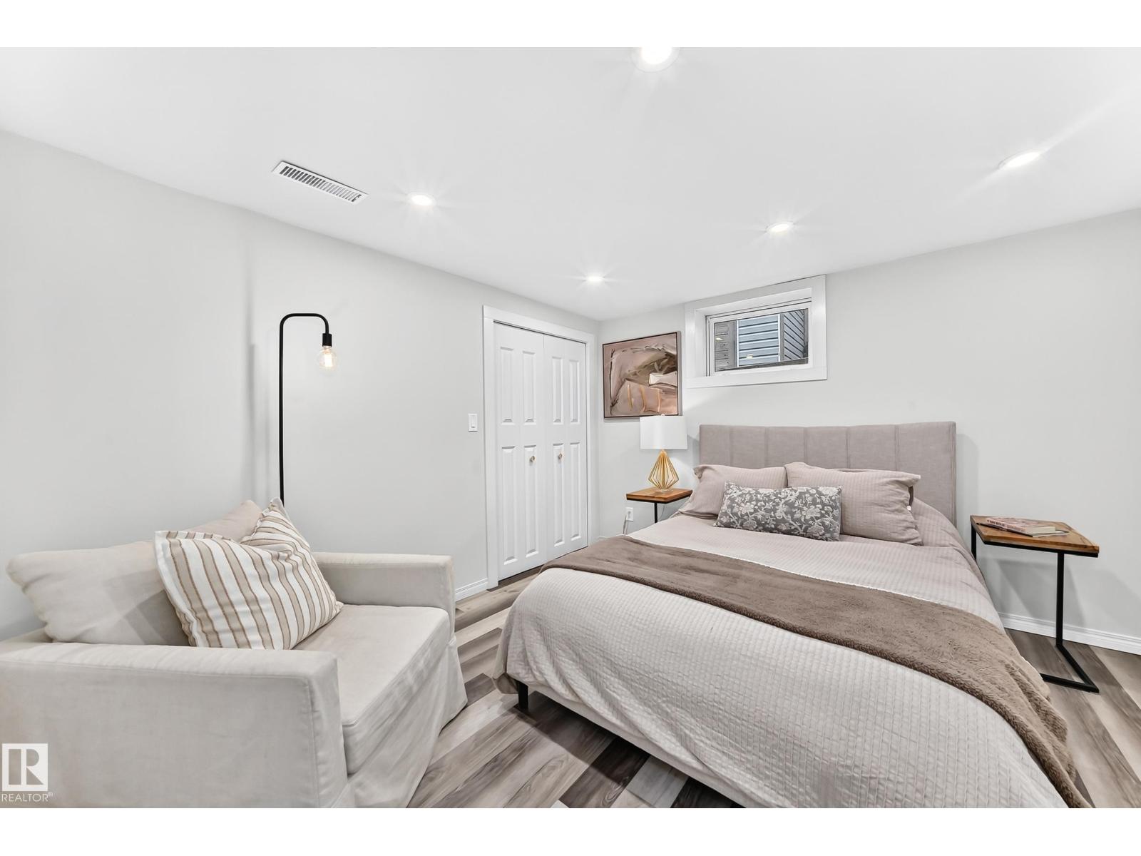 16406 87a AV NW - 40
