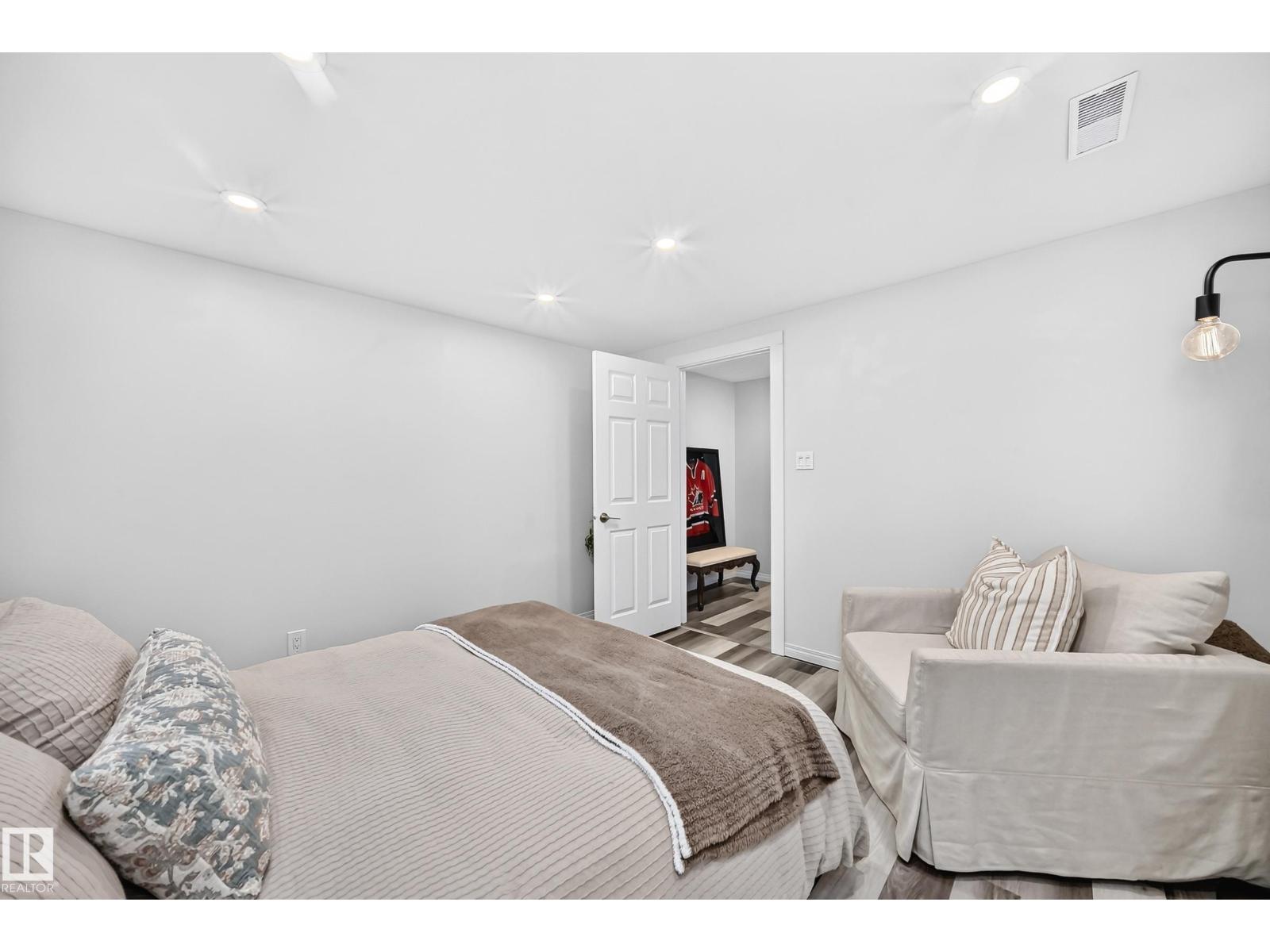 16406 87a AV NW - 41