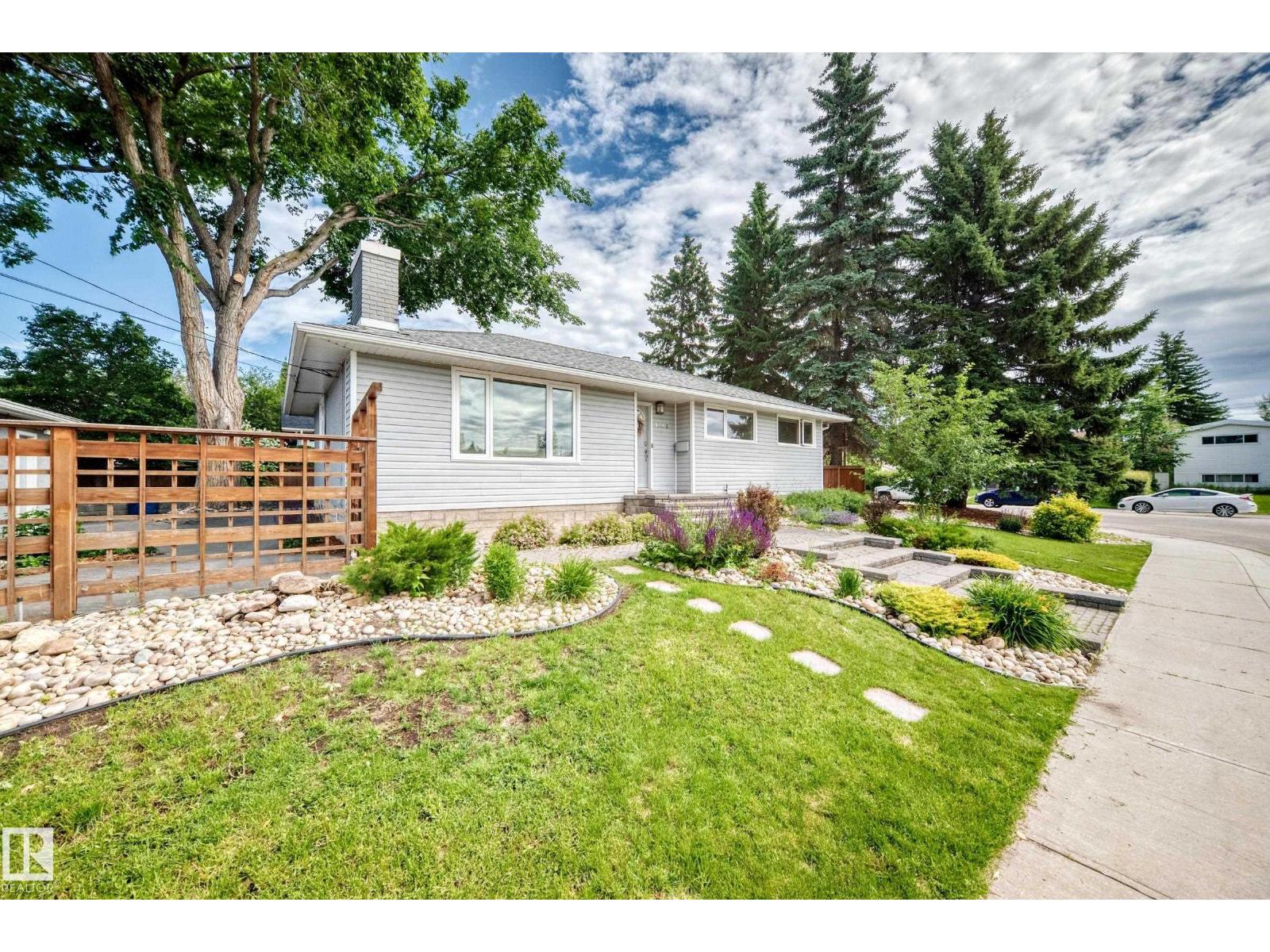 16406 87a AV NW - 62