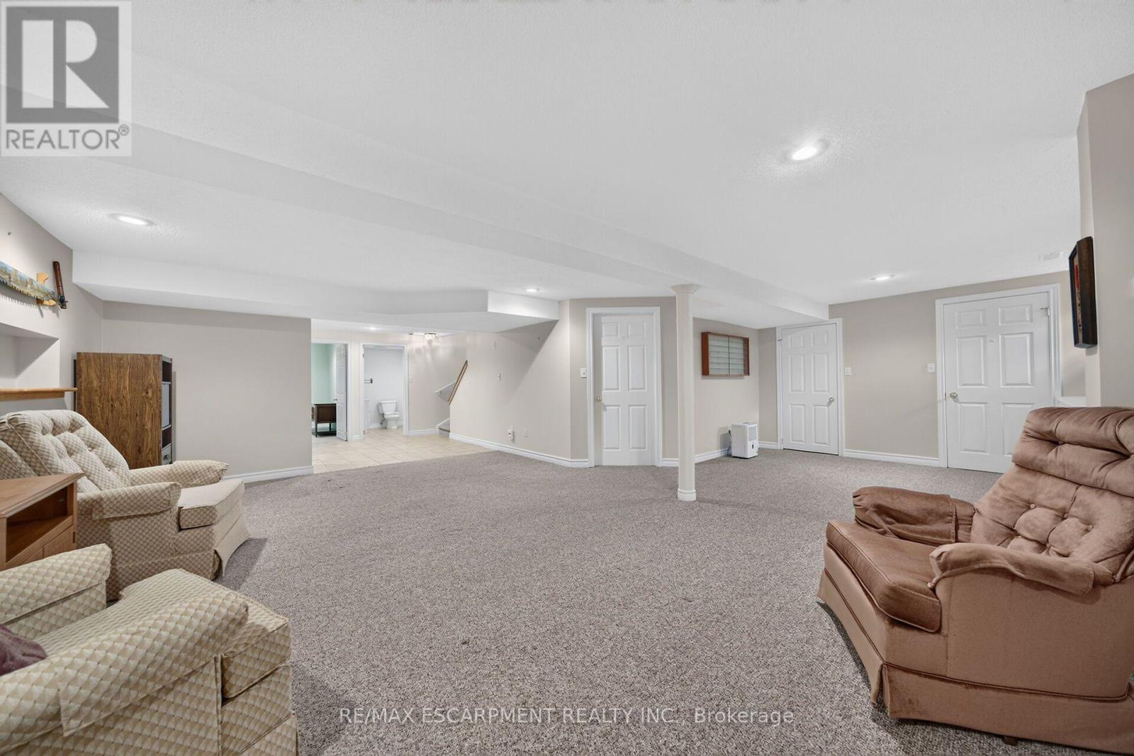 21 TWENTYPLACE BOULEVARD - 22