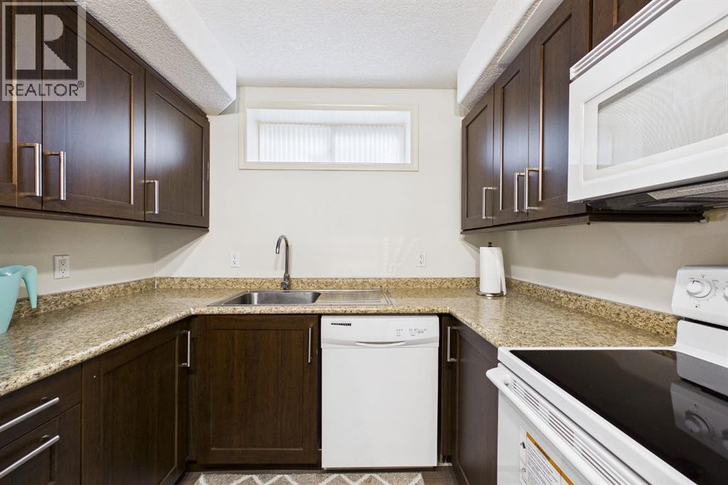 15 Royal Crest Terrace NW - Image 42