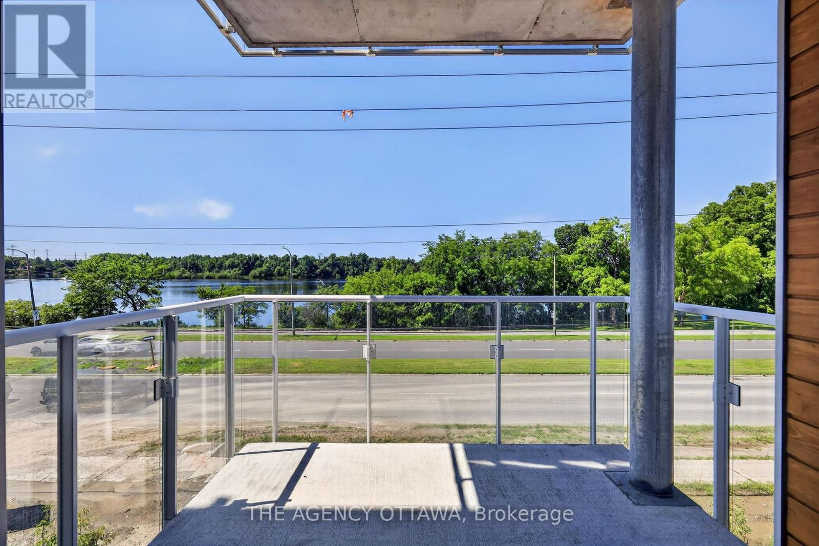 #204 3085 RIVERSIDE DRIVE - 16