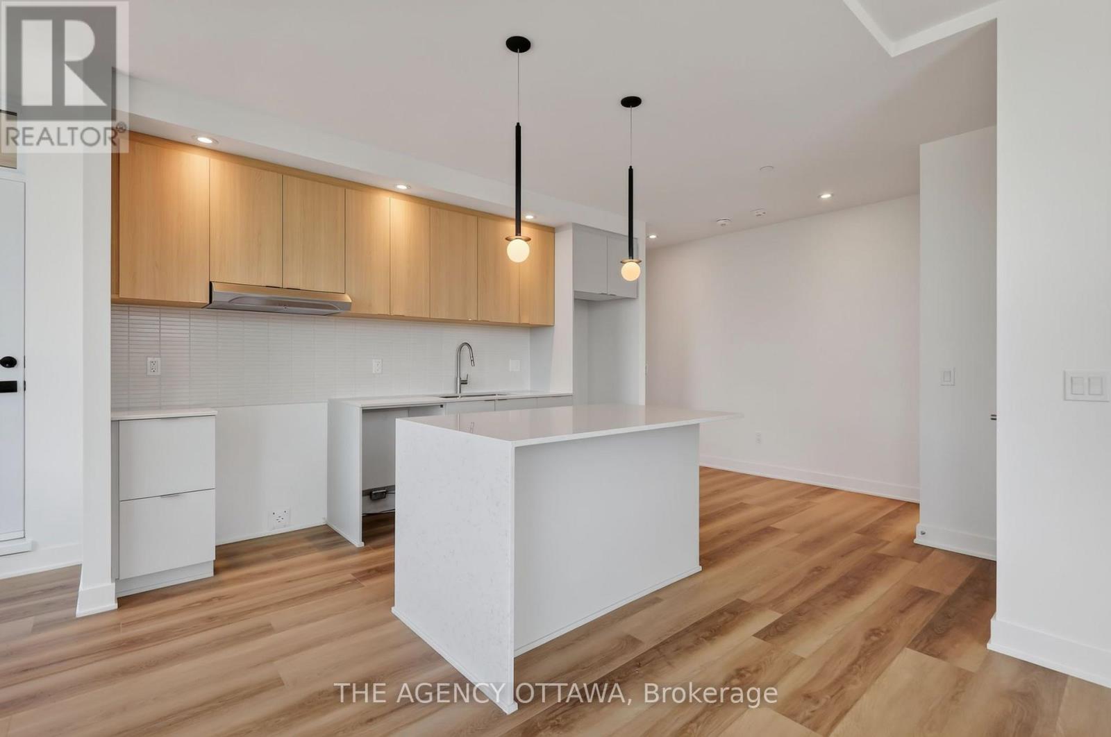 #204 3085 RIVERSIDE DRIVE - 8