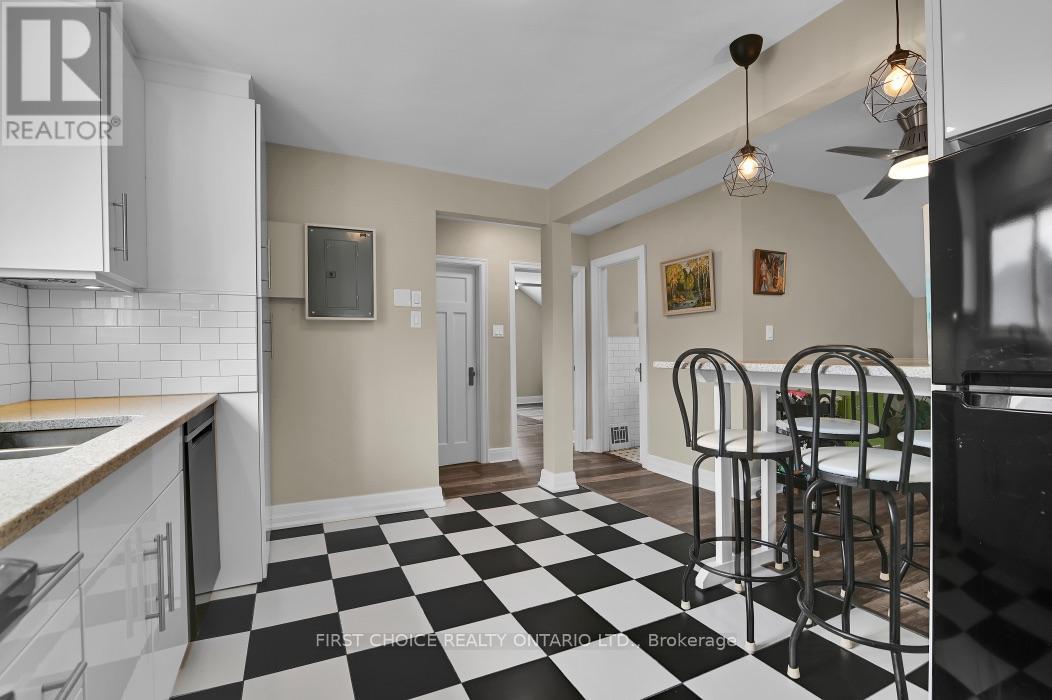 2 Bed, 2 Bath Multi-Family for Sale in Ottawa – 9 HURON AVENUE N, Ottawa – MLS# X13654444 - Image 18