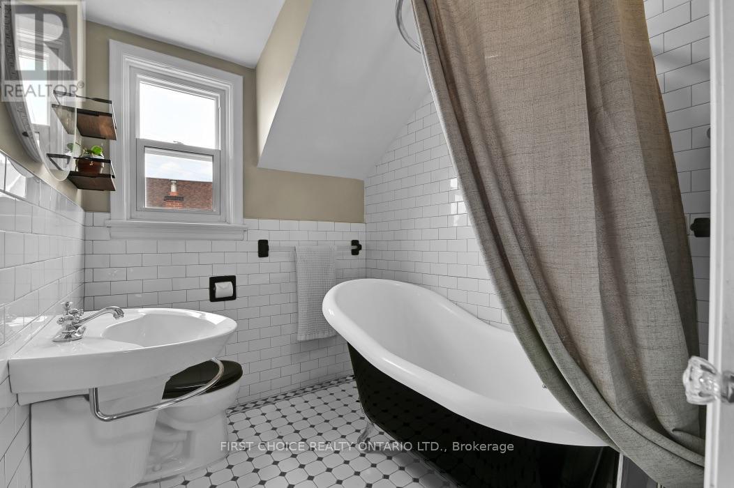 2 Bed, 2 Bath Multi-Family for Sale in Ottawa – 9 HURON AVENUE N, Ottawa – MLS# X13654444 - Image 23