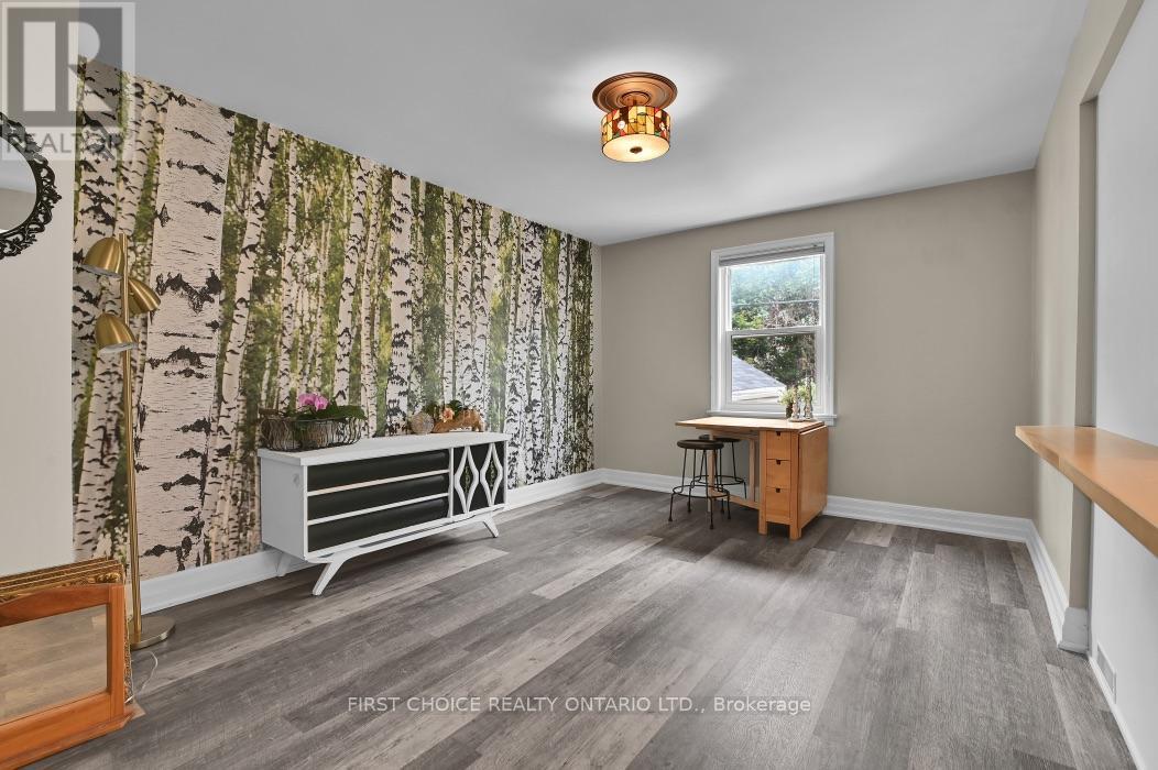 2 Bed, 2 Bath Multi-Family for Sale in Ottawa – 9 HURON AVENUE N, Ottawa – MLS# X13654444 - Image 9