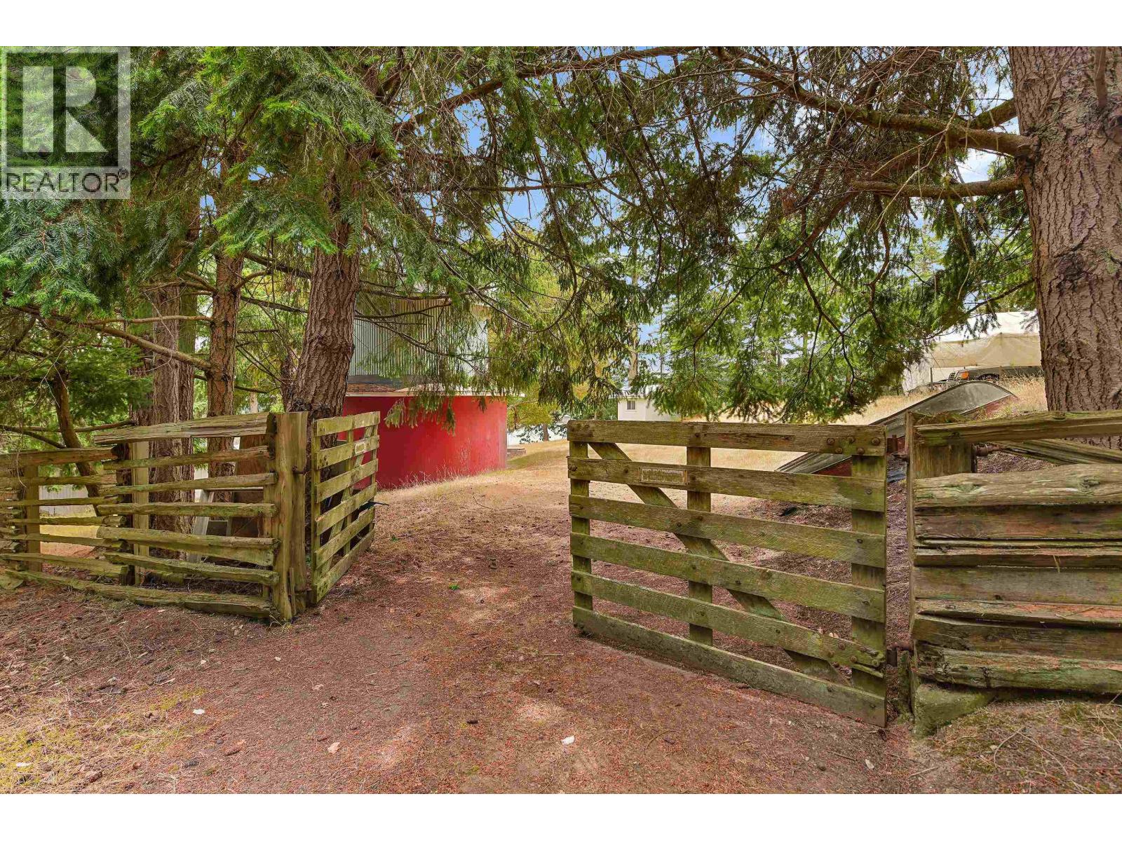 774&776 STEWARD DRIVE, Mayne Island