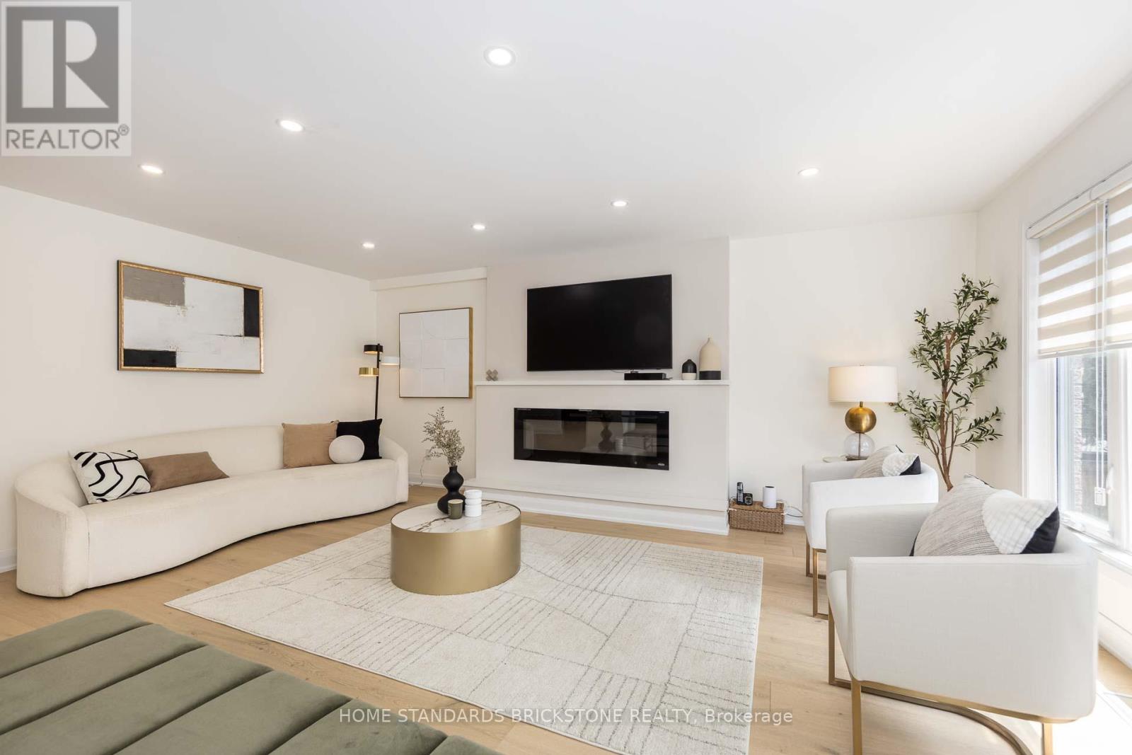 139 PINEWOOD DRIVE - 10