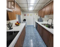 802 - 10 Tobermory Drive, Toronto, ON M3N2Y5 Photo 15