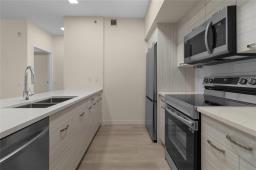 Ph03 50 Philip Lee Drive, Winnipeg, MB R3W0P7 Photo 7