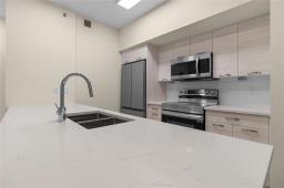 Ph03 50 Philip Lee Drive, Winnipeg, MB R3W0P7 Photo 8