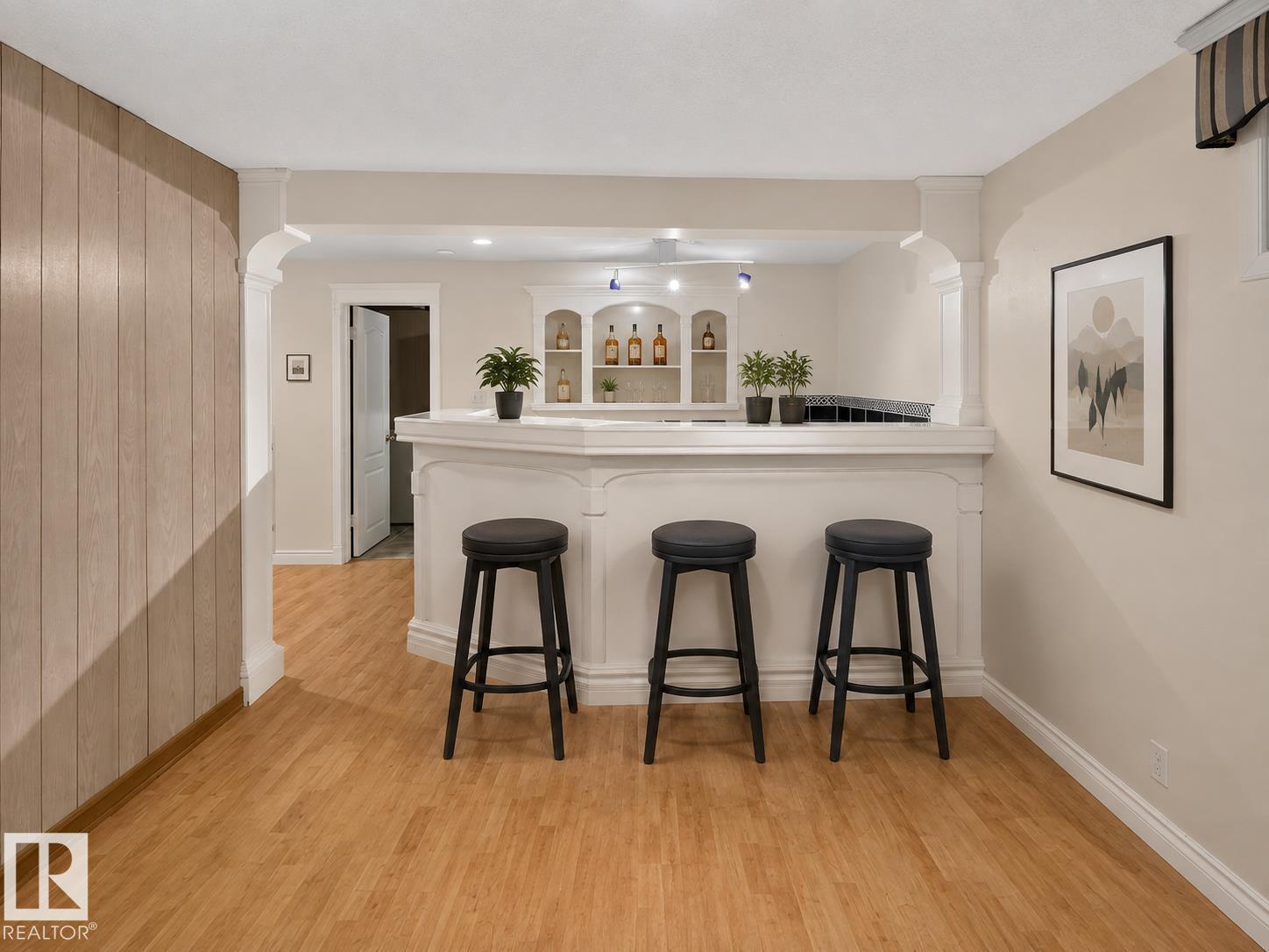 6348 34A AV NW - Image 36