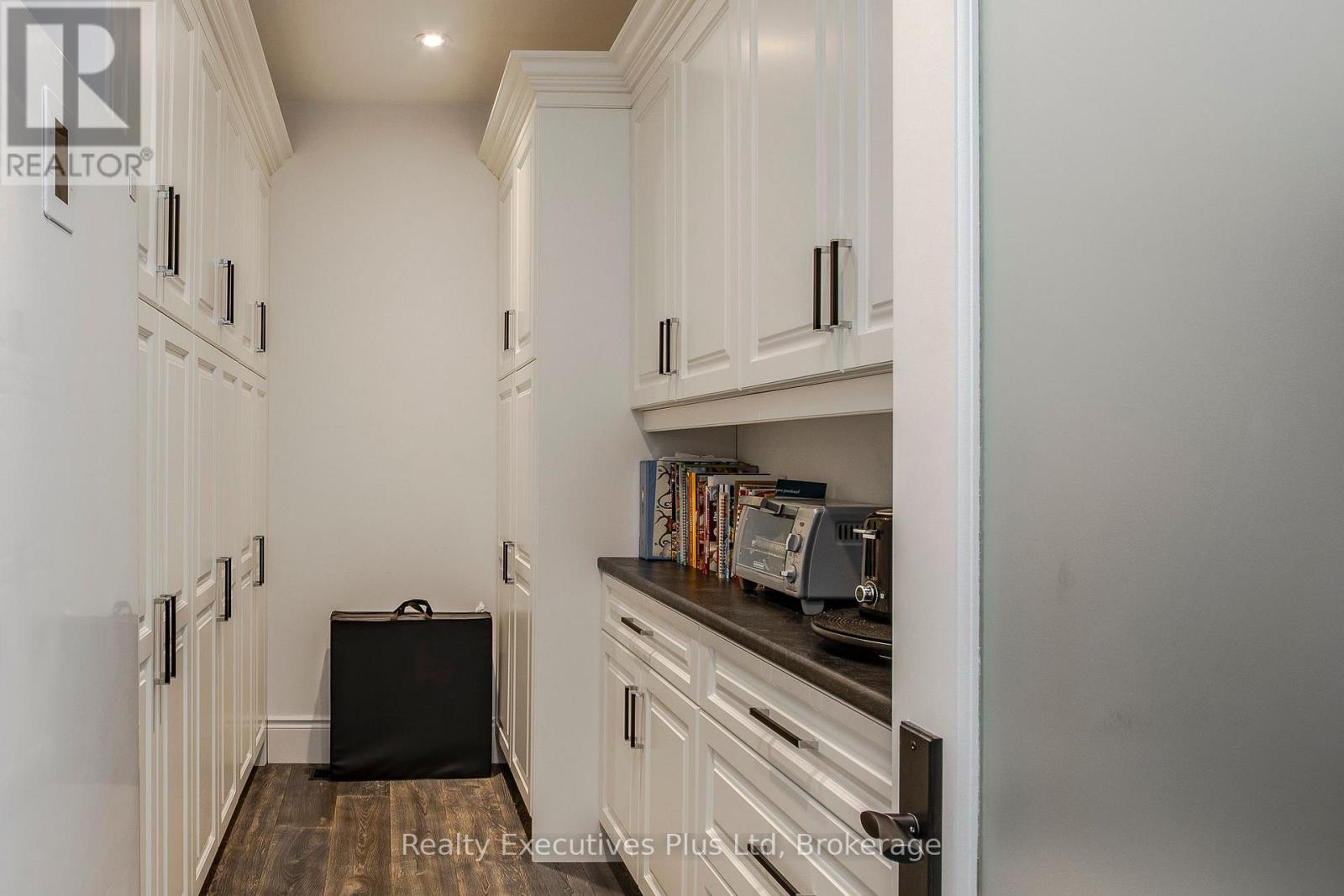 27 KINGFISHER CRESCENT - 14