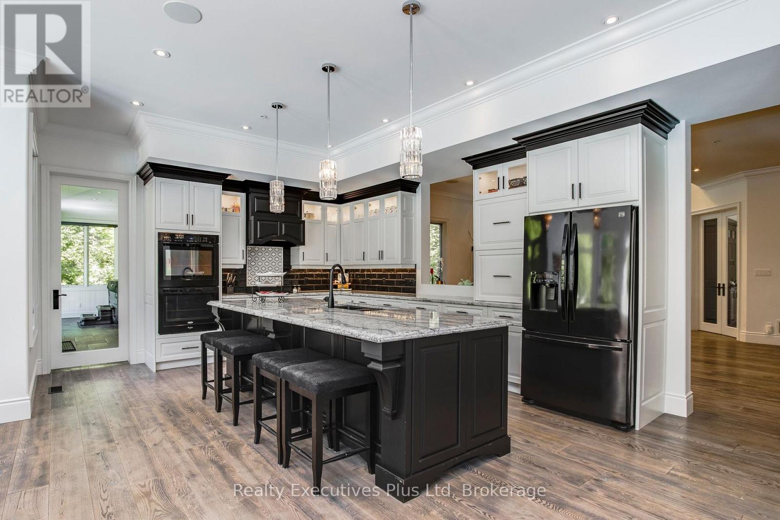 27 KINGFISHER CRESCENT - 11