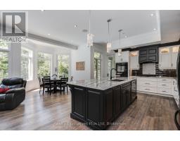 Kitchen - 27 Kingfisher Crescent, Tiny, ON L0L2J0 Photo 12