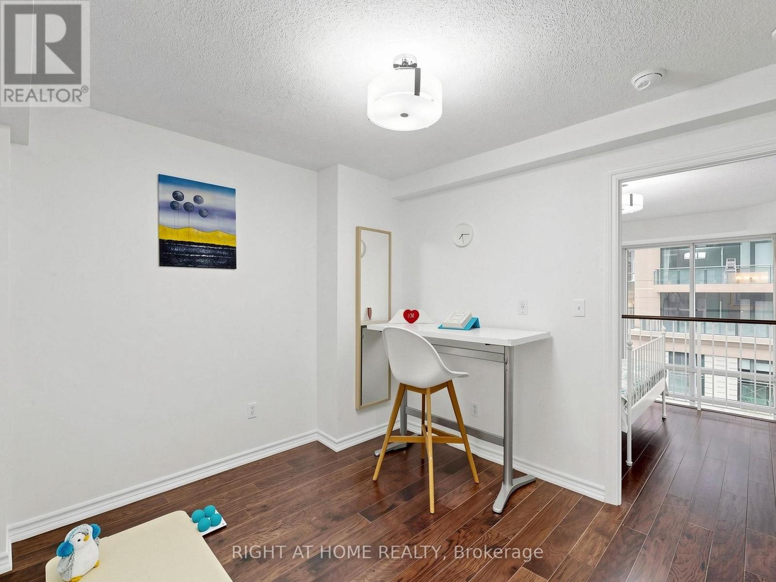 #404 30 HAYDEN STREET - 19