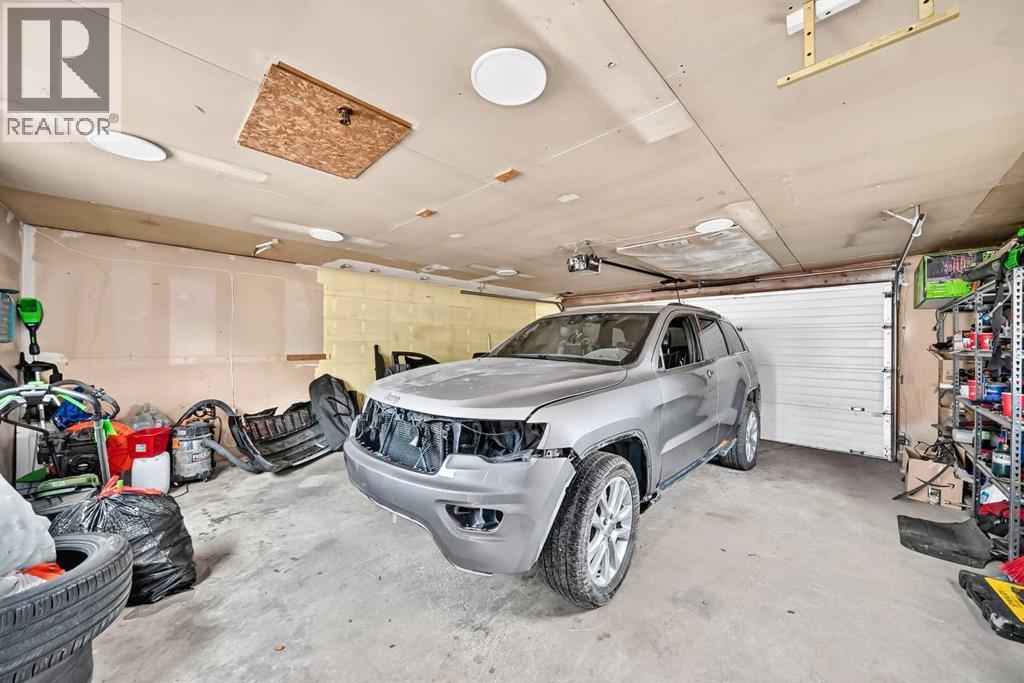 615 Marian Crescent NE - Image 37
