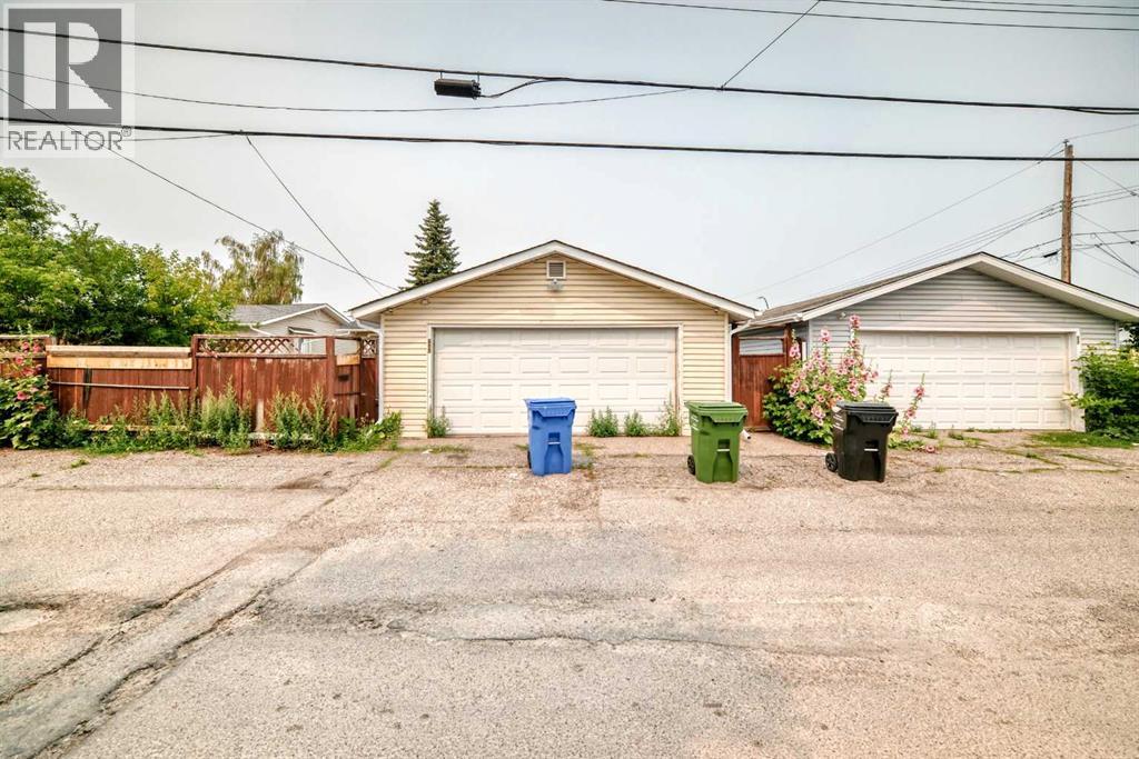615 Marian Crescent NE - Image 38