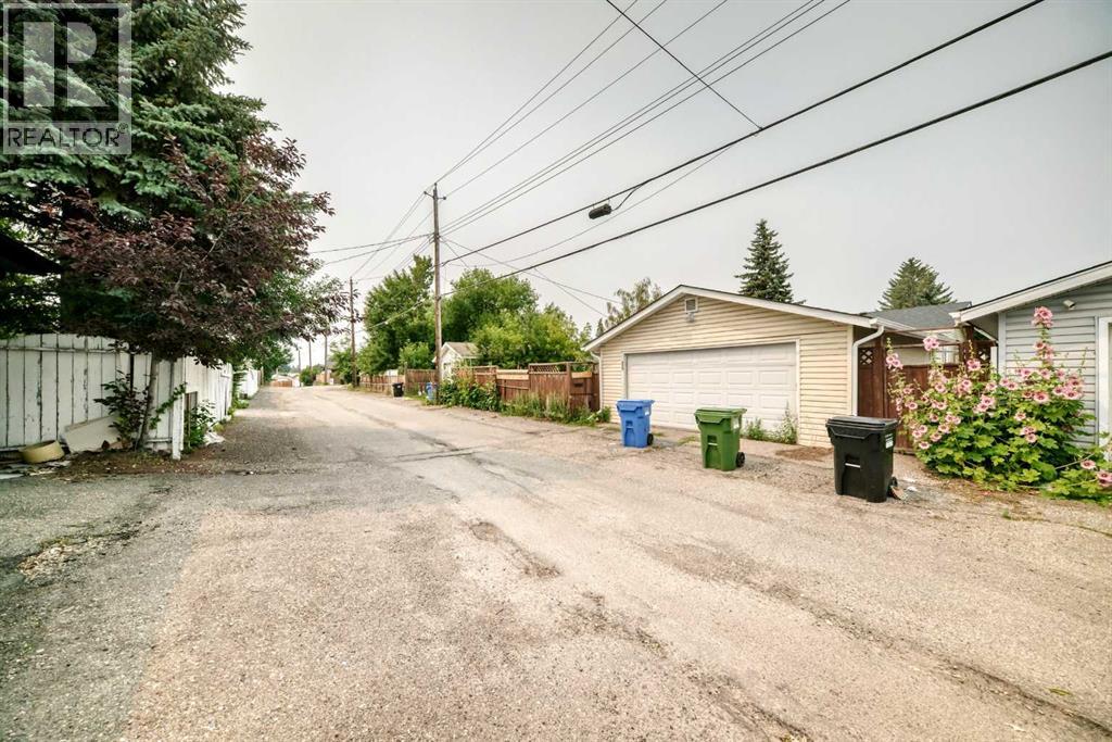 615 Marian Crescent NE - Image 39
