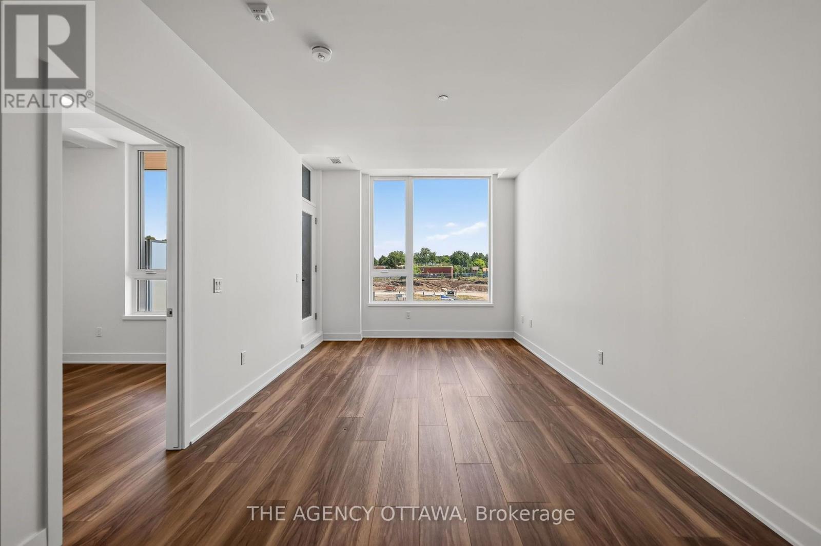 #302 3085 RIVERSIDE DRIVE - 8