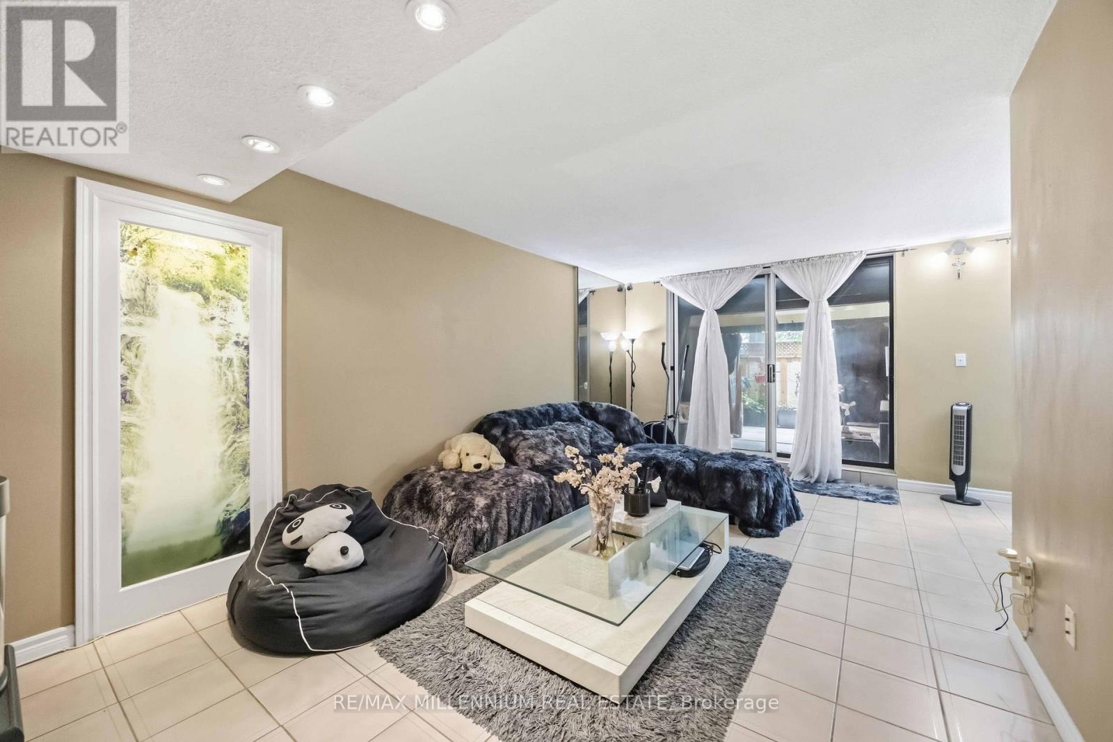 #126 2645 JANE STREET - 11
