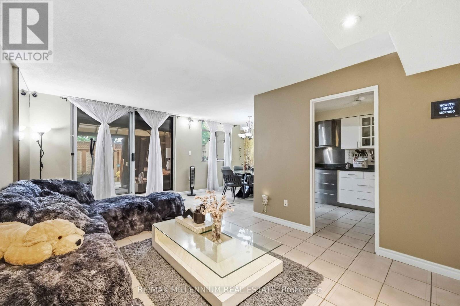 #126 2645 JANE STREET - 14