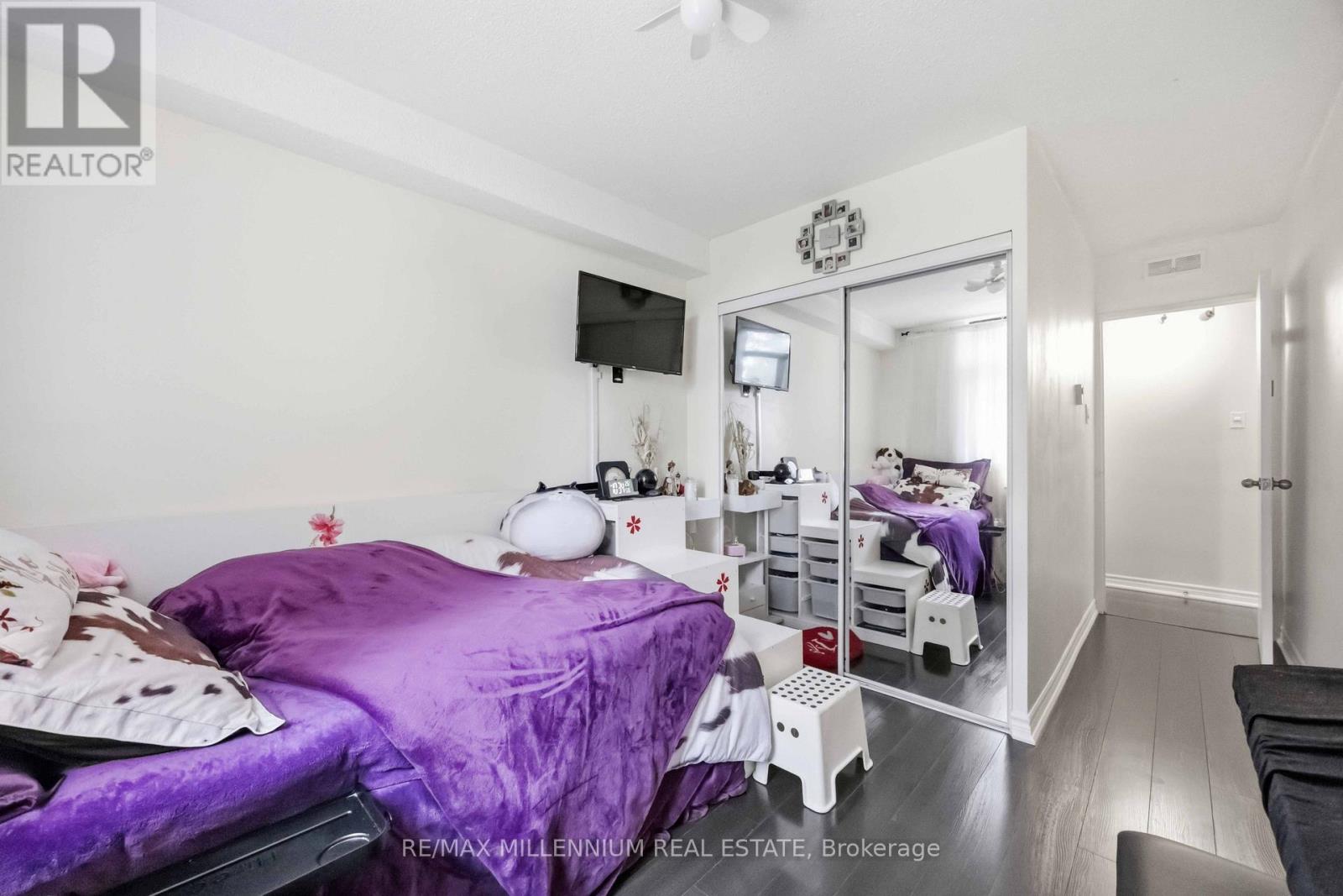 #126 2645 JANE STREET - 27