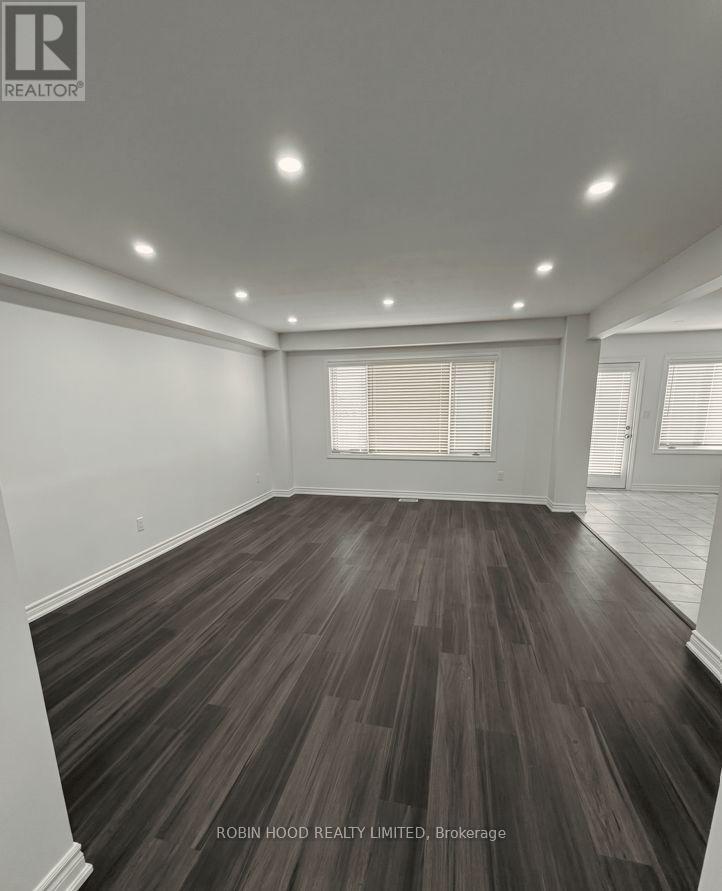 84 - 84 HARDCASTLE DRIVE — photo 2