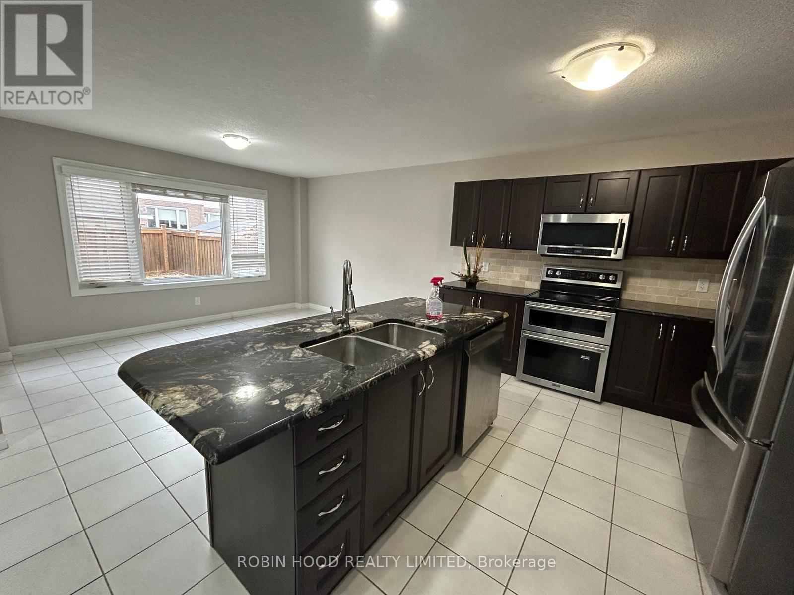 84 - 84 HARDCASTLE DRIVE — photo 3