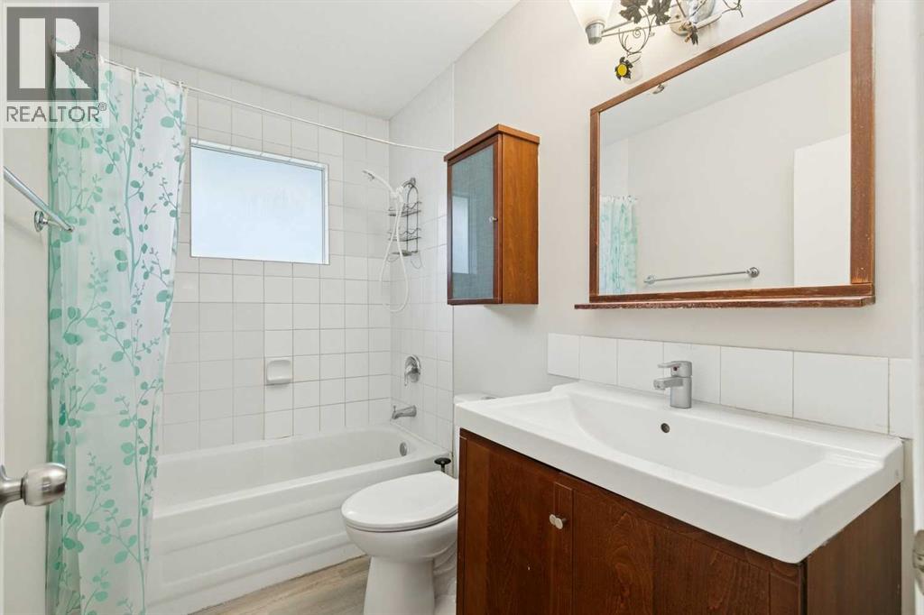 3816 26 Avenue SW - 16