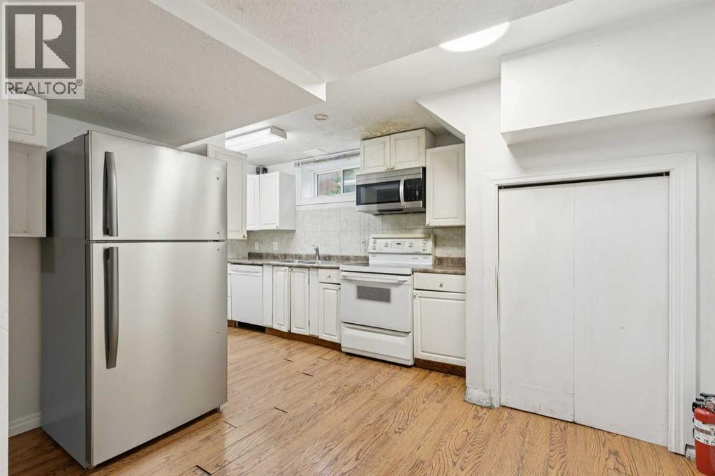 3816 26 Avenue SW - 23