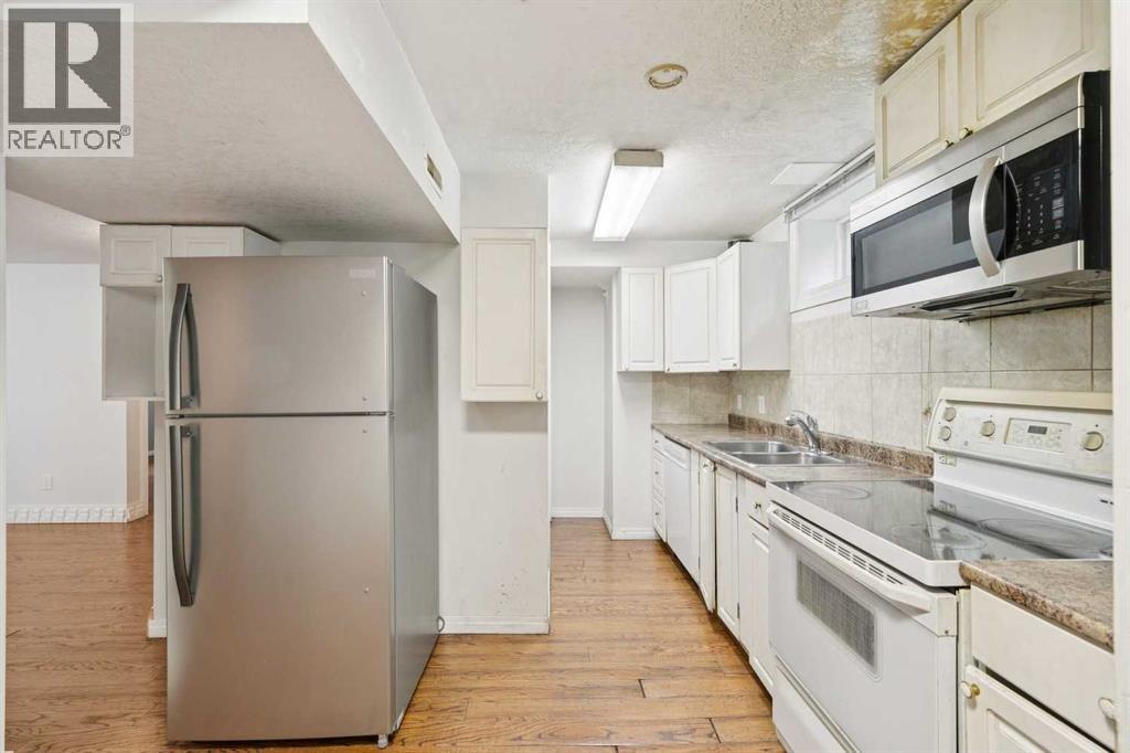 3816 26 Avenue SW - 24