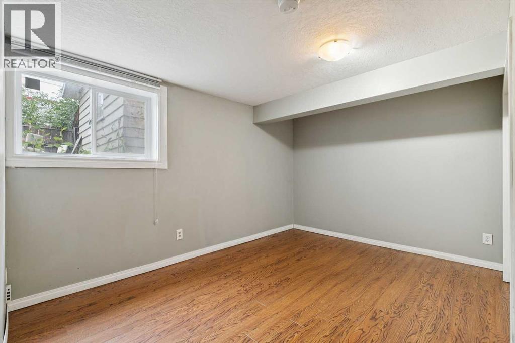 3816 26 Avenue SW - 25