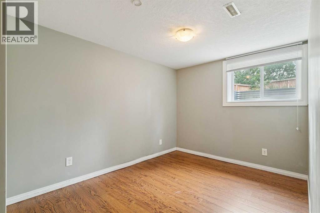 3816 26 Avenue SW - 26