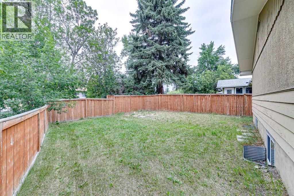 3816 26 Avenue SW - 30
