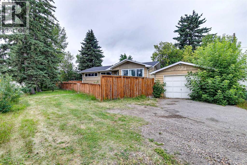 3816 26 Avenue SW - 36