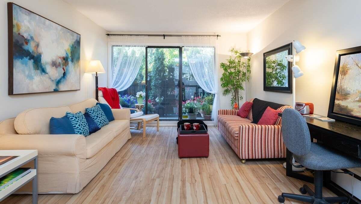 102 15020 NORTH BLUFF ROAD, White Rock — photo 2