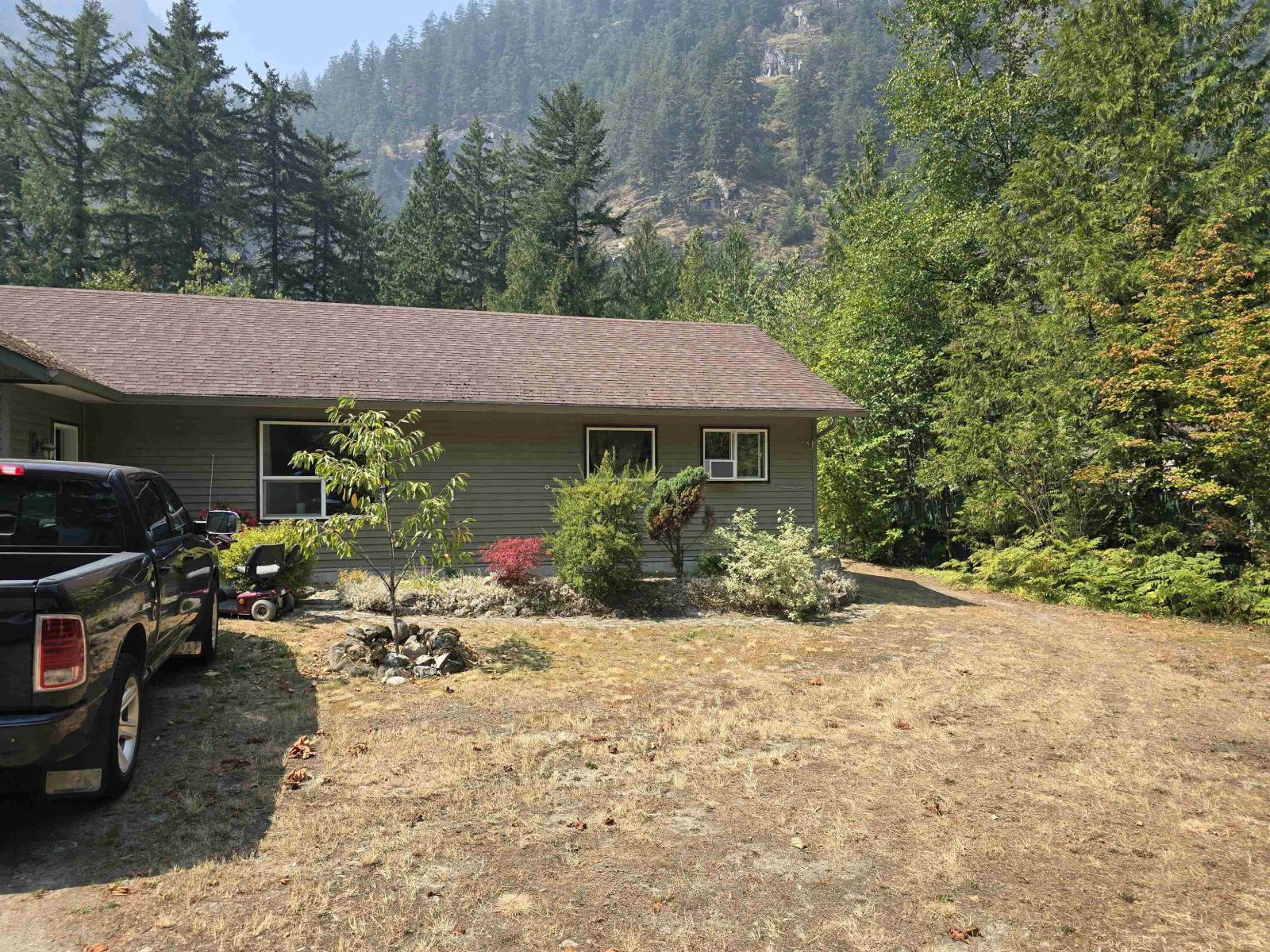 2 Bed, 2 Bath House for Sale in Hope – 19601 SILVER SKAGIT ROAD, Hope – MLS# R3151588 - Image 4