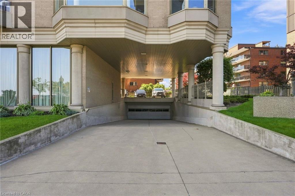 #2W 174 MOUNTAIN PARK Avenue - 44