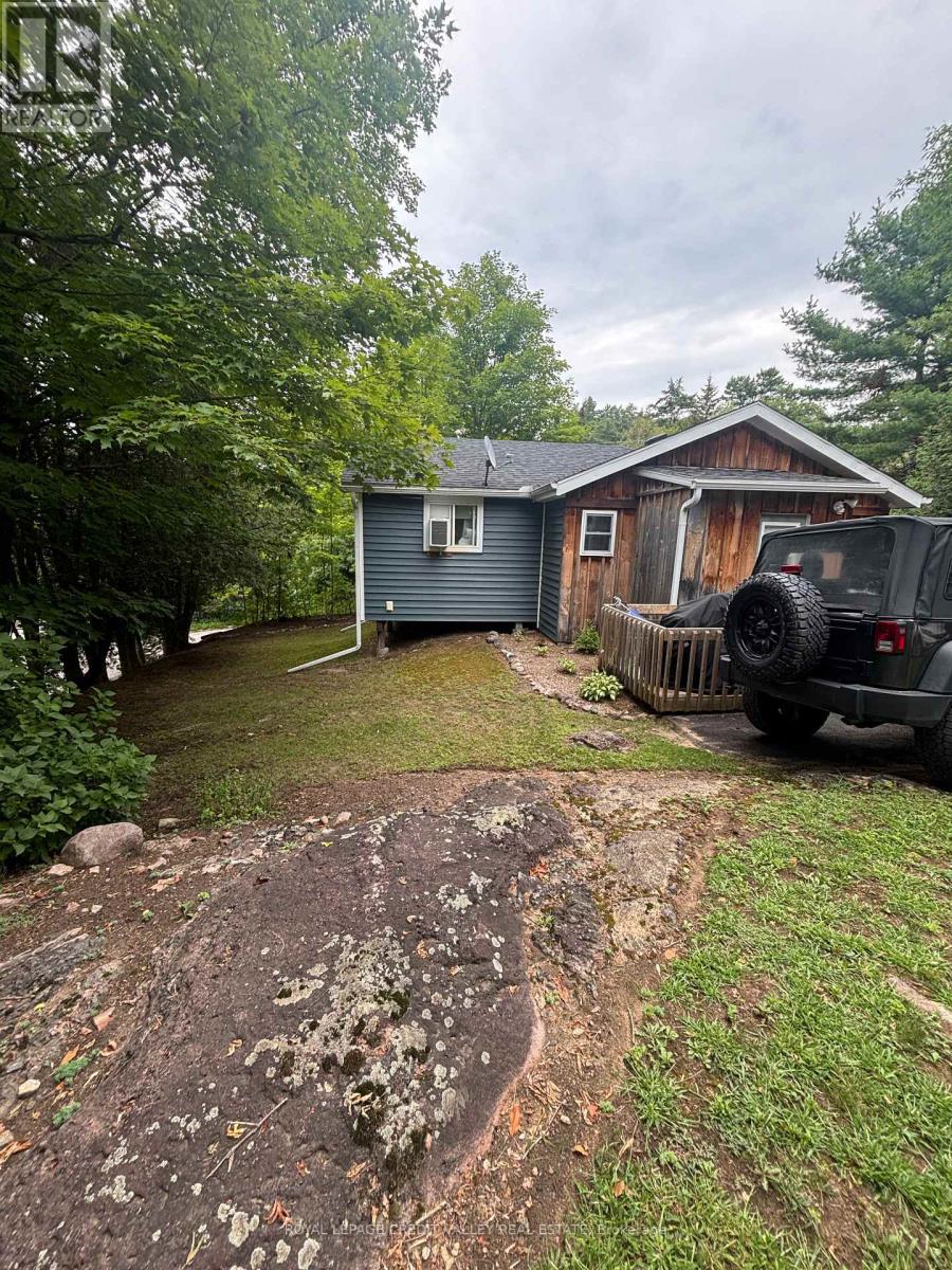 39 CLEAK AVENUE N - 25