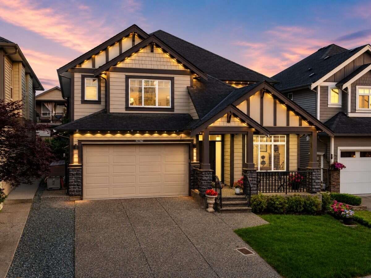 4 Bed, 4 Bath House for Sale in Mission – 32746 LISSIMORE AVENUE, Mission – MLS# R3153979 - Image 2