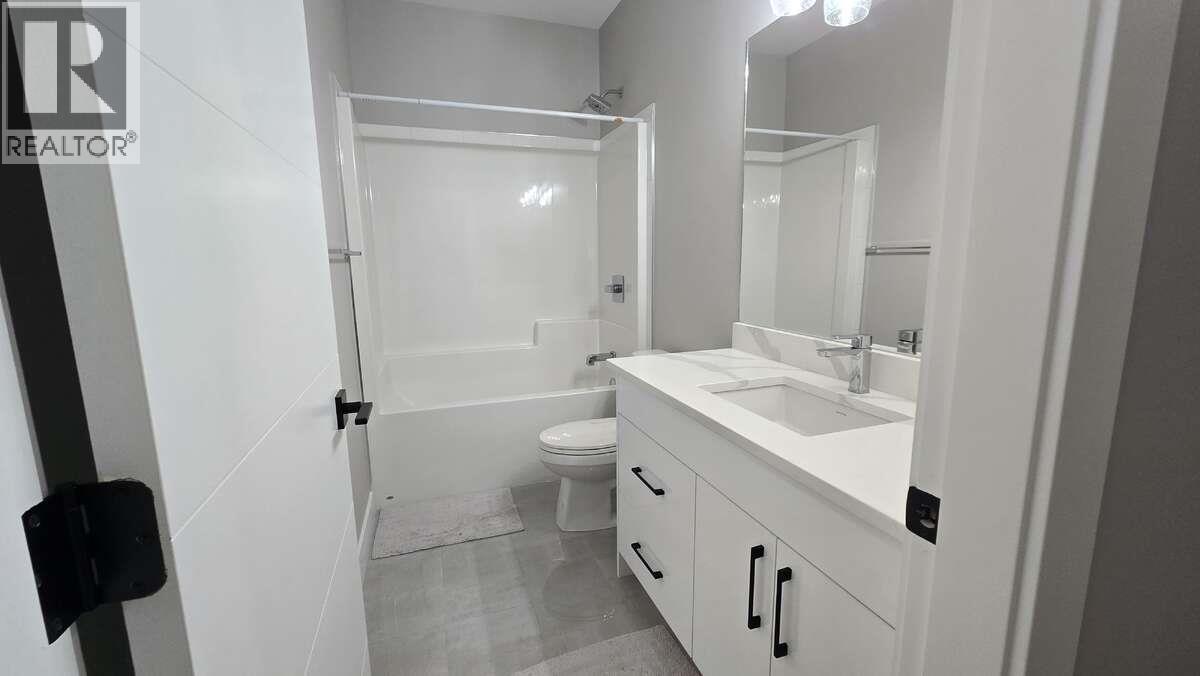 2852 Canyon Crest Drive - 33
